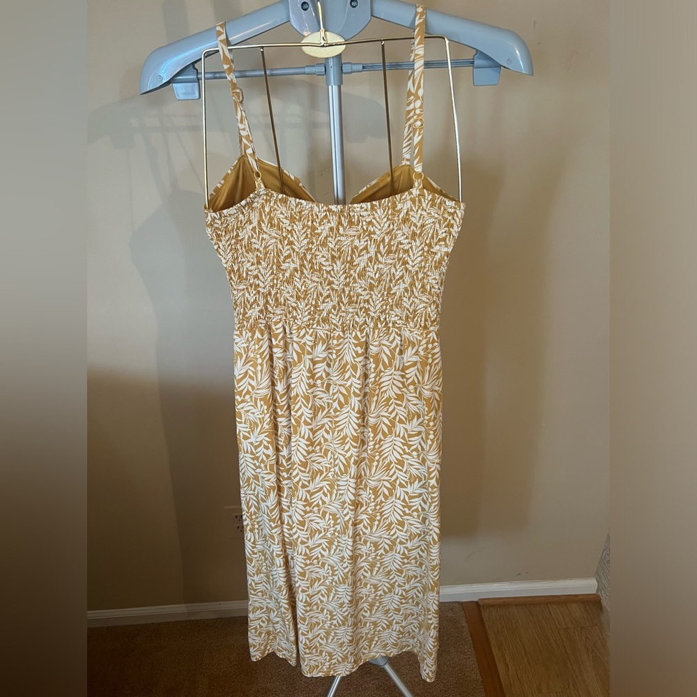 Dress - Picture 2 of 4